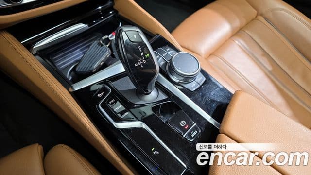 بي إم دبليو 5 (G30) 520i فاخر