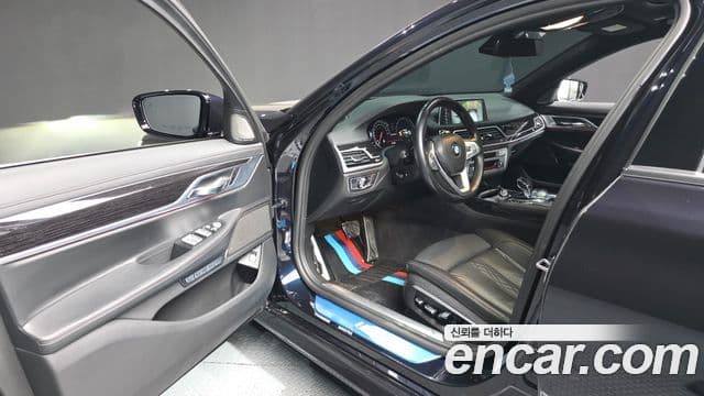 بي إم دبليو 7 (G11) 740Li xDrive M سبورت