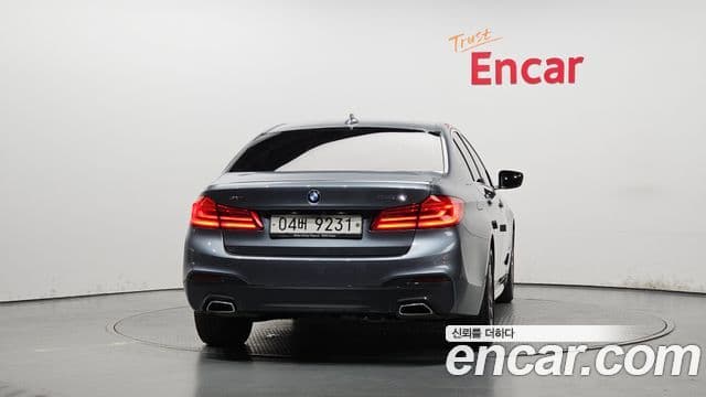 بي إم دبليو 5 (G30) 520d xDrive M سبورت